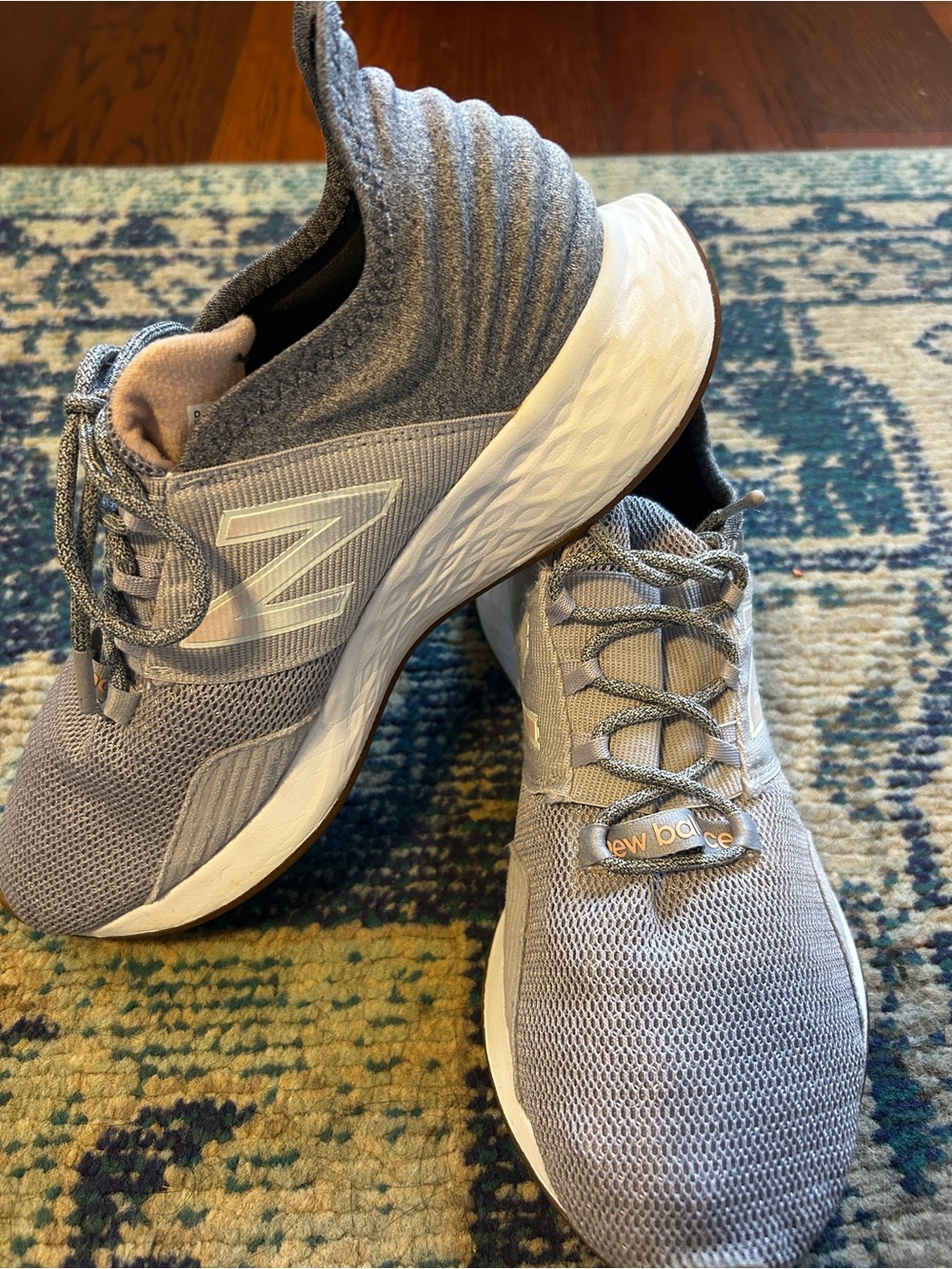 New Balance Fresh foam Roav Women’s size 9